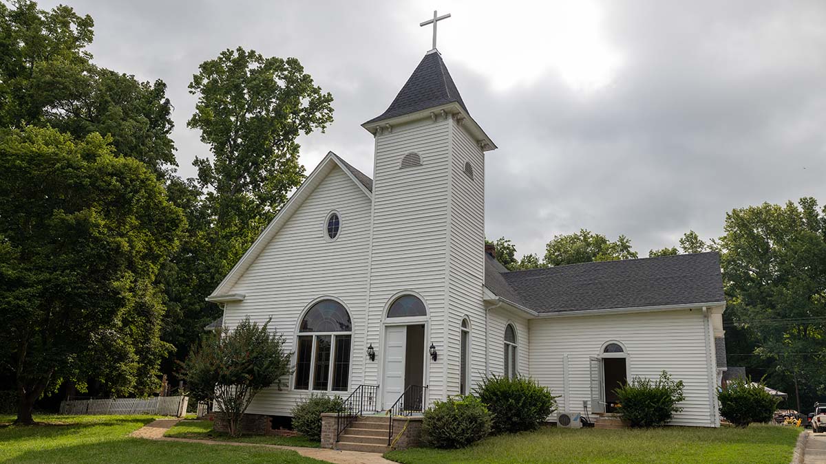 Early Response Teams Help Saxapahaw UMC Begin Recovery After Flooding