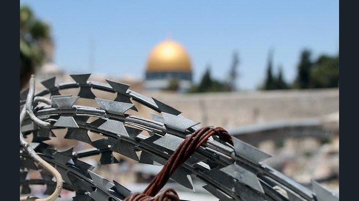 barbed wire in jerusalem