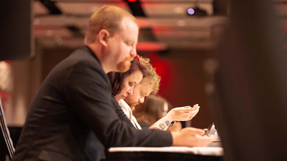 Thursday Plenary Session Begins